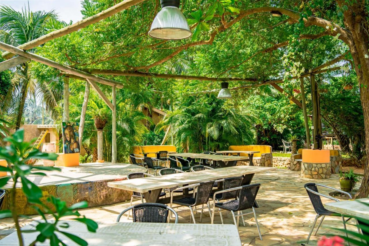 Kokrobite Gardens Restaurant And Guest House Εξωτερικό φωτογραφία